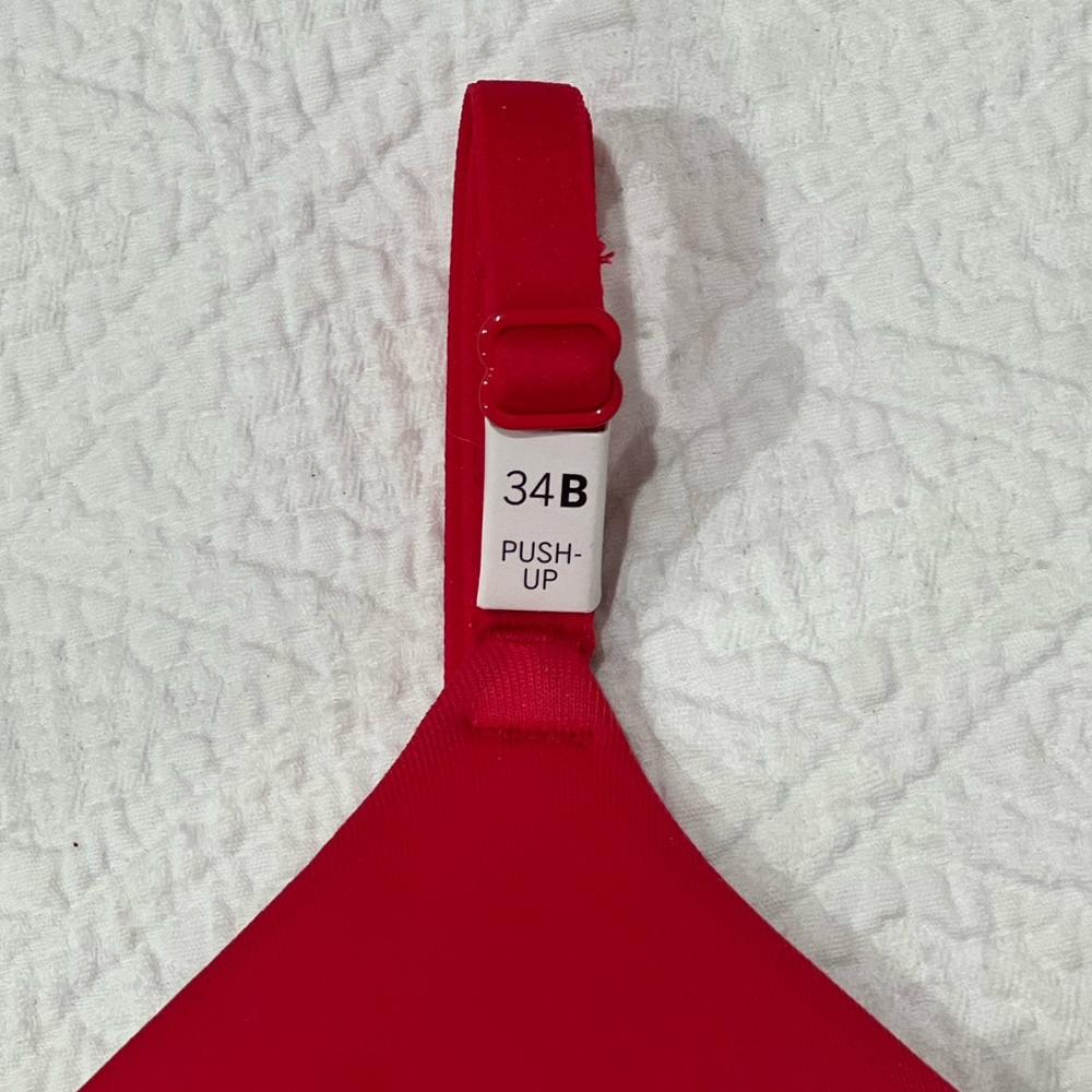 Victoria’s Secret Pink Push Up Bra - Picture 2 of 4